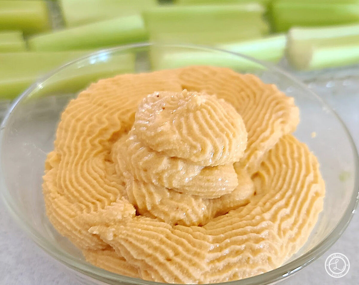 Wine Cheese Spread Recipe quick & easy spread with crackers or veggies