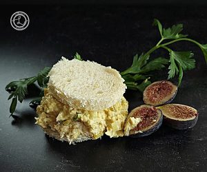Curry Tuna Salad with figs and parsley in the background,
